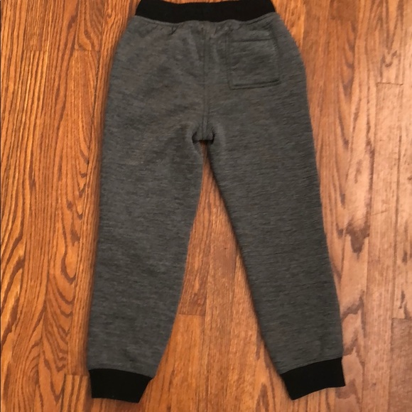Old Navy Boys track pants in grey - Picture 4 of 8